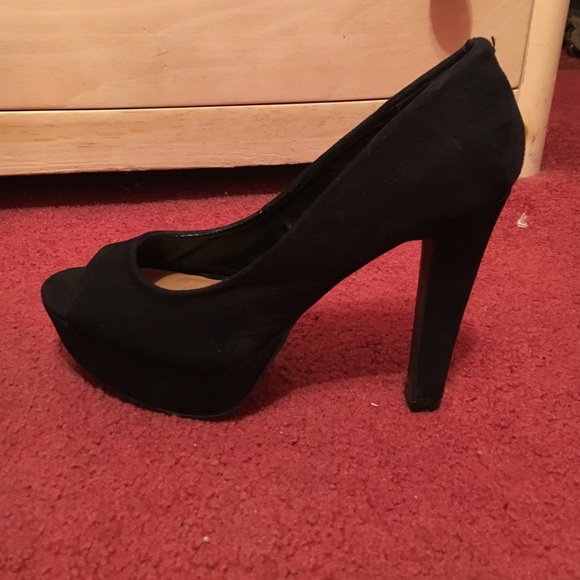 Black open toe heels - Picture 2 of 3