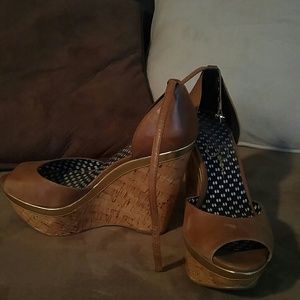 Women's shoes