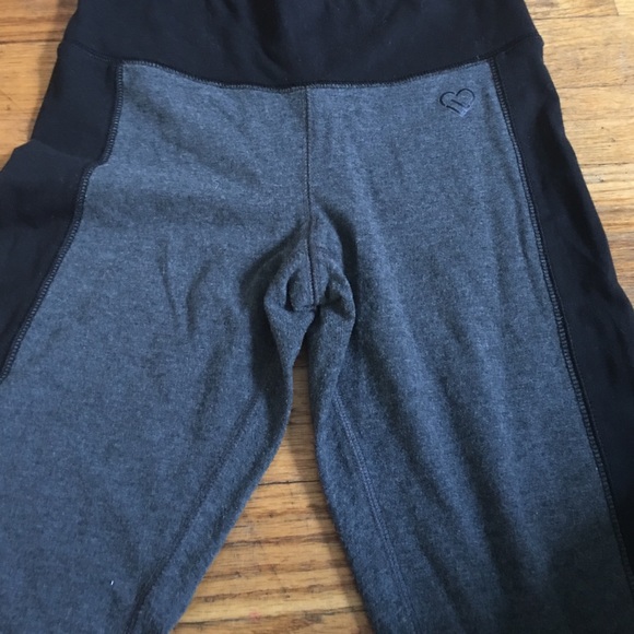 Aeropostale grey and black leggings