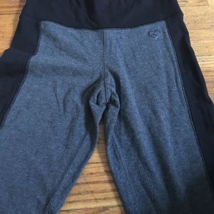 Aeropostale grey and black leggings