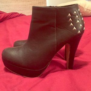 Madden girl high heeled boot size 7