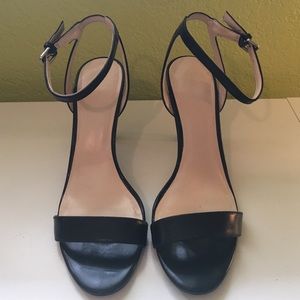 Nine West: strappy black heels