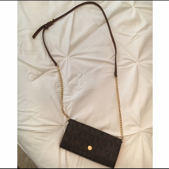 MICHAEL KORS NEVER USED CROSS BODY BAG!!!!