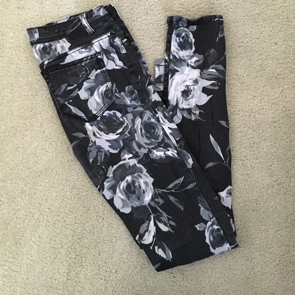 Floral black and white pants