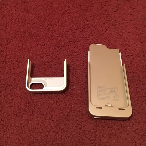 Gold iPhone 5s charging case - Picture 3 of 3
