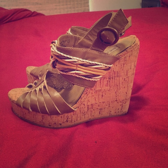 Not rated wedges size 7