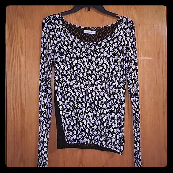 Aeropostale Black and White Floral shirt