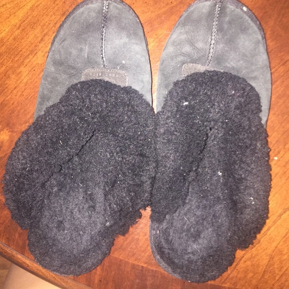 ugg slippers size 9