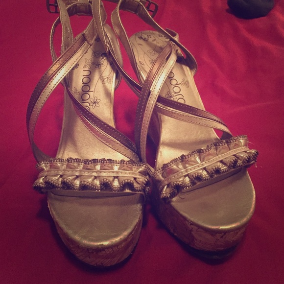 Nadara wedge size 7