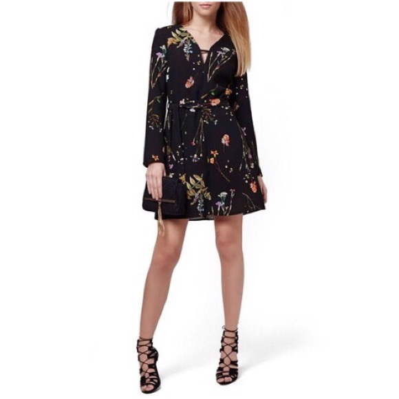 Topshop Dresses & Skirts - Topshop belted floral tunic shift dress