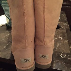 Classic tan ugg boots