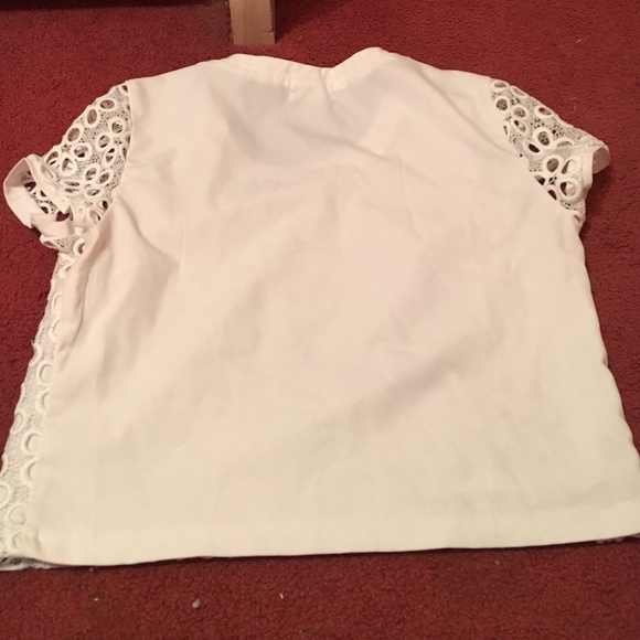 White flowered crop tee - Picture 2 of 2