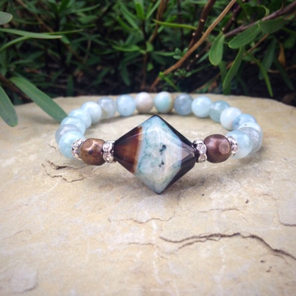 Jewelry - agate & crystal bead stretch energy yoga bracelet