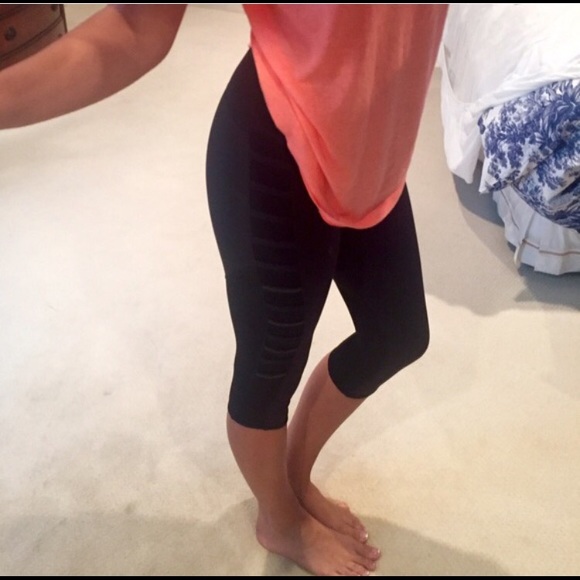 Lululemon NWOT Size 4