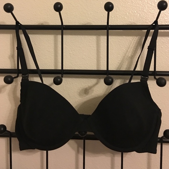 Black nursing bra