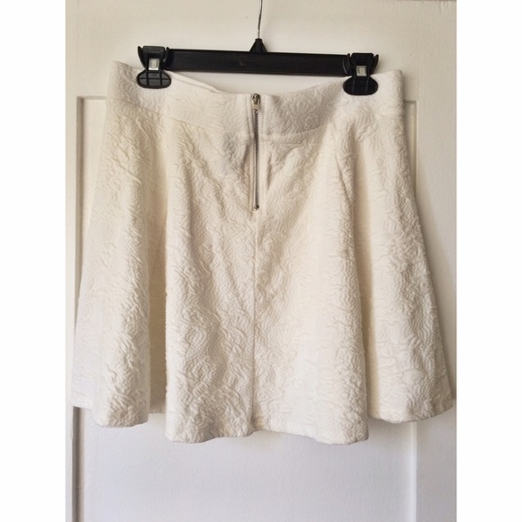 Embossed Circle Skirt - Picture 3 of 3