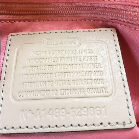 Fun Coach straw tote with flower details. - Picture 3 of 3