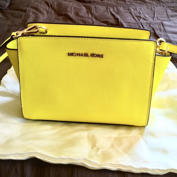 MK selma yellow