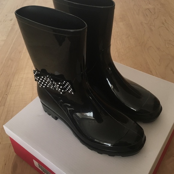 Black Rainboots