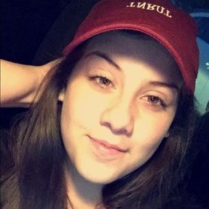 Meet your Posher, Gabriela