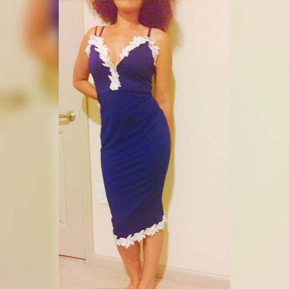 Floral V Neck Dress - Picture 2 of 3