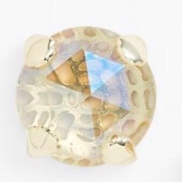 ISO Single (1) Hillary Earring