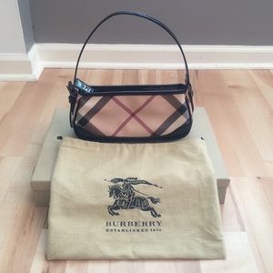 Burberry purse