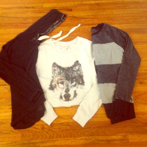 🎉🎉 sweatshirt bundle!! All size small!