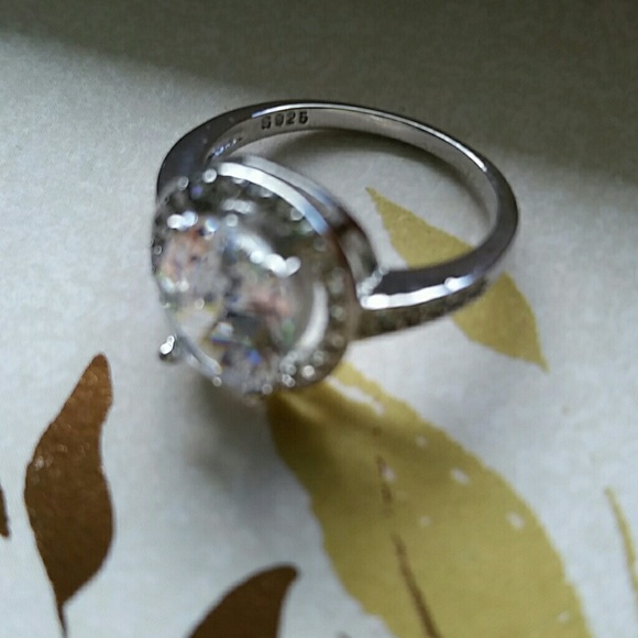 4 ctw carat Oval Simulated Diamond Ring size 6&7 - Picture 3 of 4