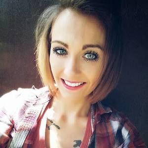 Meet your Posher, Lora