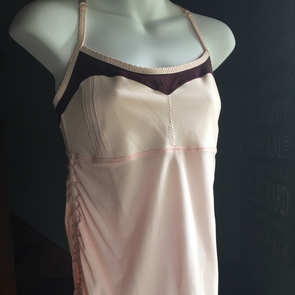 Lululemon tank with built in bra