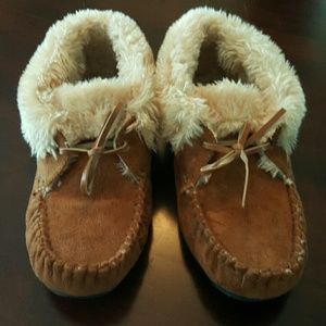 Moccasin slippers