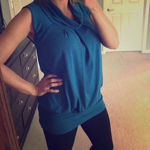 🎈 Cowl Neck Sleeveless Shirt 🎈