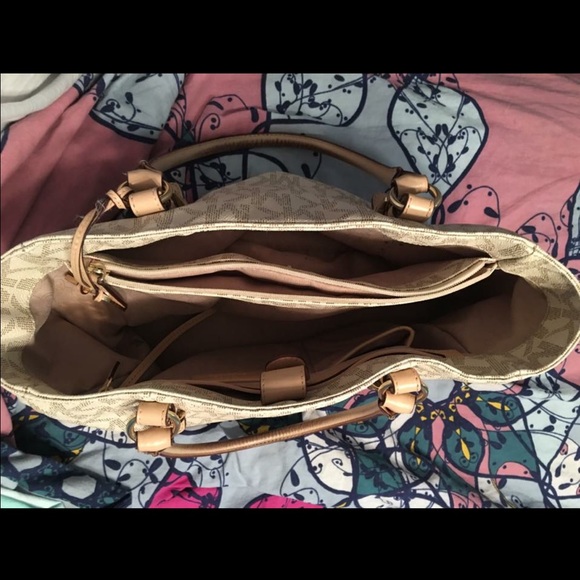 Michael kors handbag - Picture 2 of 2