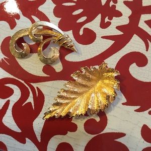 Two gold tone pins vintage /marked