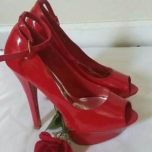 Red 6 inches platform pumps