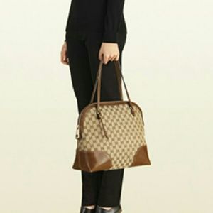 SOLD OUT Gucci Bree GG Canvass shoulder bag