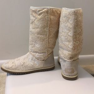 Vintage lace Uggs