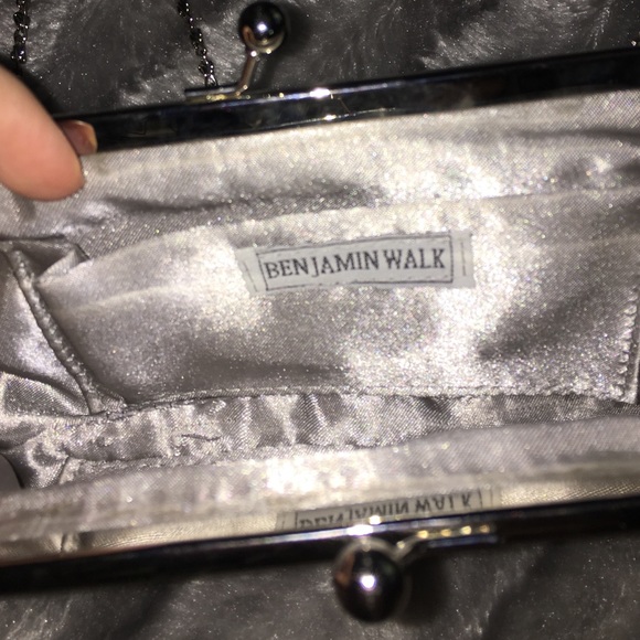 Formal Clutch - Picture 2 of 3