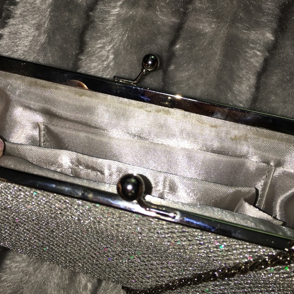 Formal Clutch - Picture 3 of 3