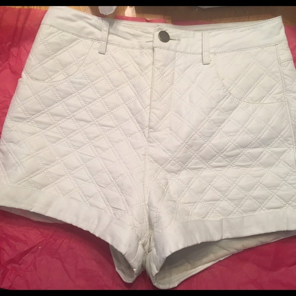 Topshop White Quilt Patterned Shorts