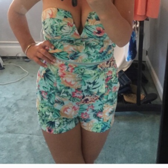 Super cute. Size S.