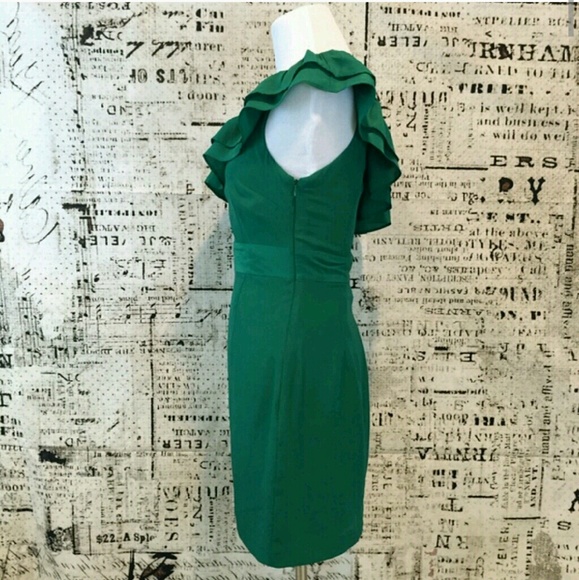 🍏 Elegant Emerald Dress - Picture 2 of 3