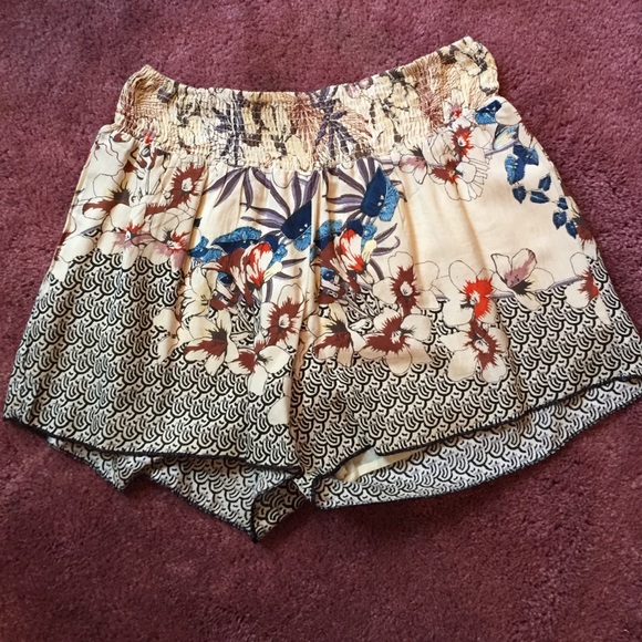 🌟 Printed Flowy Shorts - Picture 1 of 2