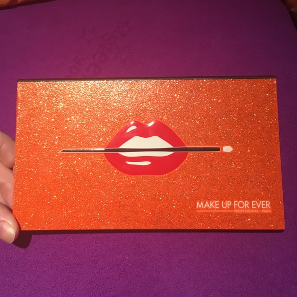 MakeUp Forever Holiday 15 artist shadow palette