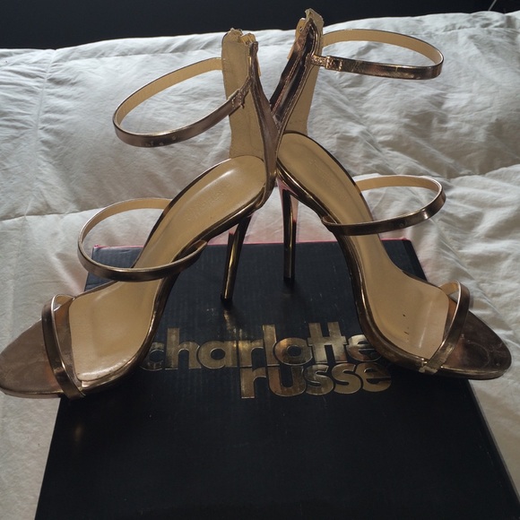 Heels - Picture 4 of 4