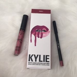 Kylie Lip Kit in Poise K