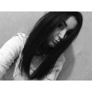 Meet your Posher, Mina