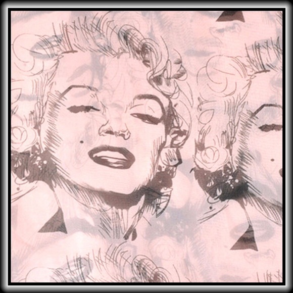 MARILYN MONROE SCARF 💋               🎉HPx2🎉 - Picture 2 of 5