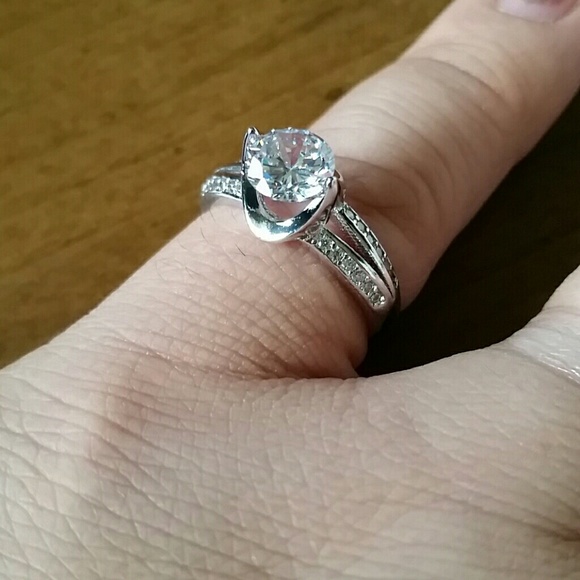 Jewelry - 1.5 carat platinum plated AAA CZ ring 6,7,8